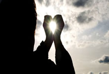 NG28官网：愿早日康复，津门虎外援萨尔瓦多被林创益铲到脚踝后伤退.